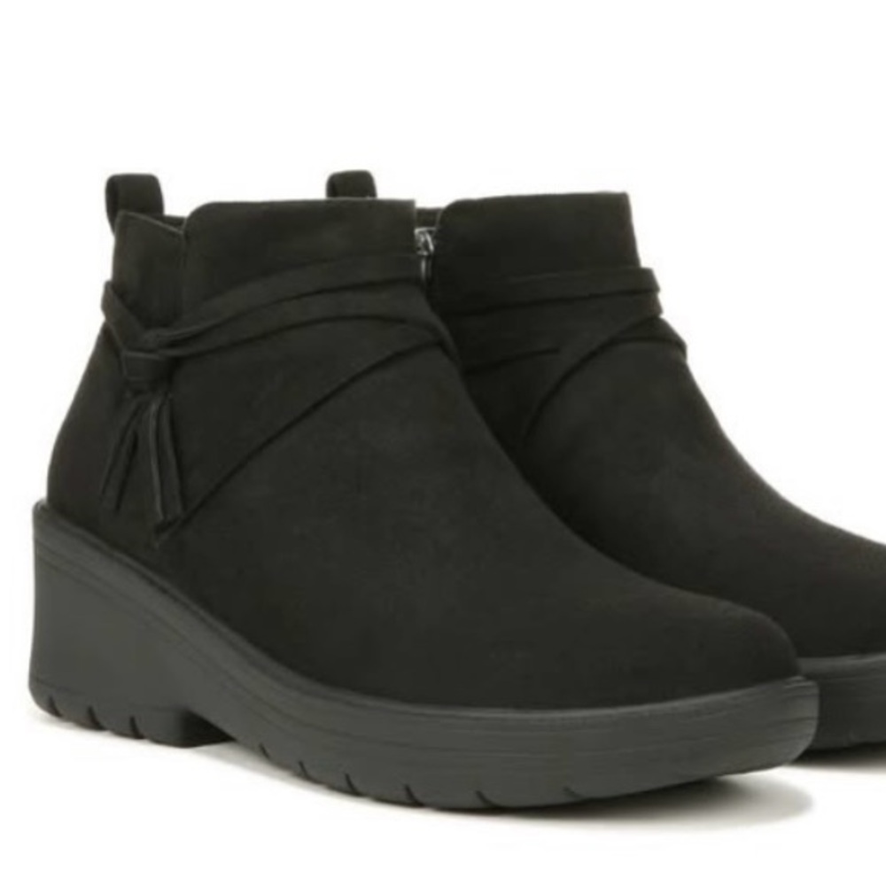 BZees Womens Blaine Booties